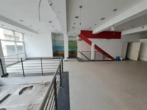 Local en Venta 35 años