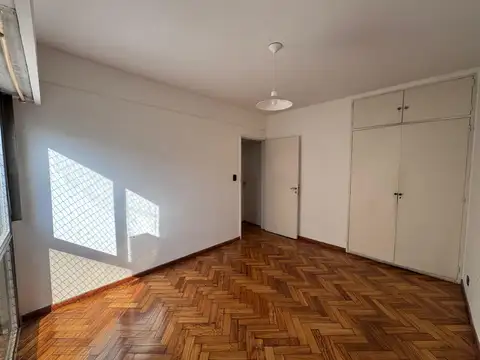 Av Rivadavia al 4900  3 ambientes