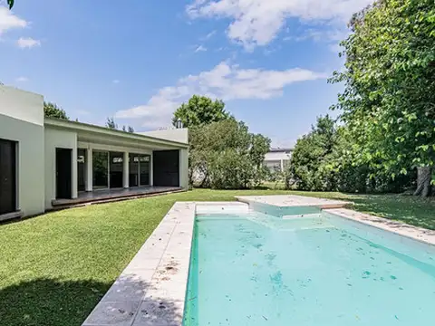 Casa a estrenar en La Cándida, club de campo, 3 dormitorios.