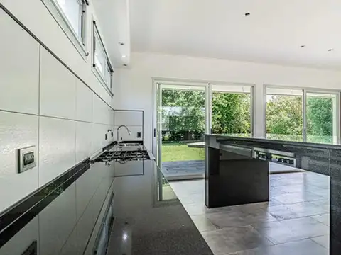 Casa en Venta en Arturo Segui, USD 239.000