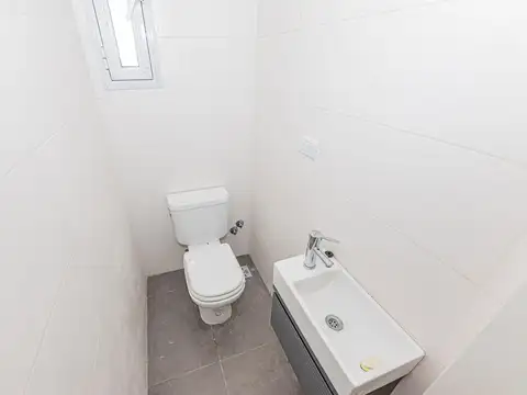 Depto Tipo Casa en Venta al Este