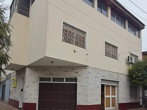 CASA CON 3 DORMITORIOS, GRAN SALA DE JUEGOS Y LOCAL.REF.924