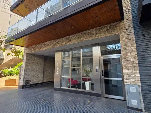 PISO UNICO CON COCHERA SUM PILETA UN LUJO