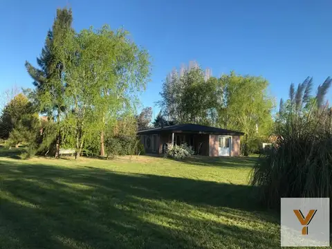 Casa en venta - 3 Dormitorios 3 Baños - Cañuelas