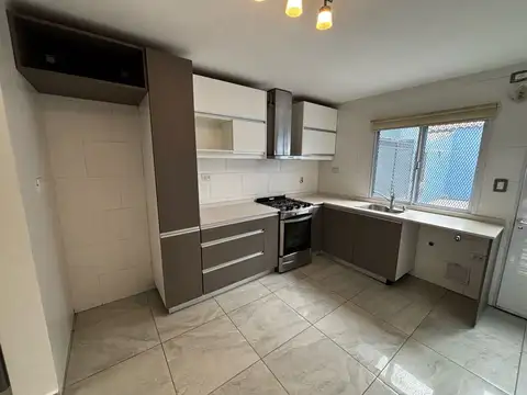 Casa 2 ambientes con 1 baño