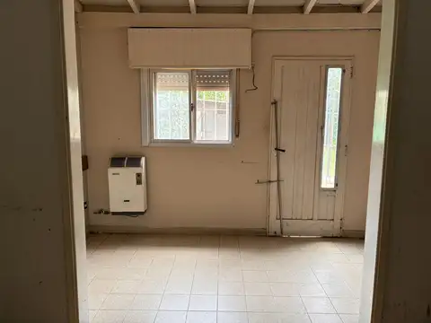 Venta casa 4 ambientes en Ingeniero Maschwitz a reciclar