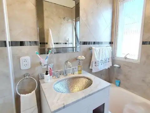 Departamento Tipo Casa en Venta Al Frente con 2 Balcones