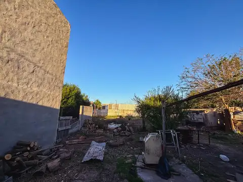 Propiedad con amplio terreno en Lehmann - Apta crédito