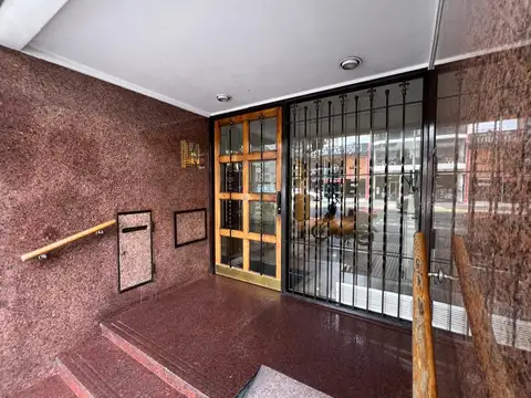 Avenida La Plata 800, Piso 1