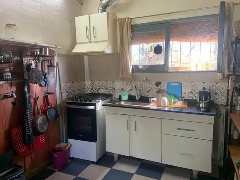 Casa 4 ambientes con 2 baños