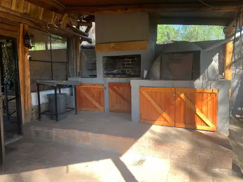 Casa en Venta con 3 cocheras