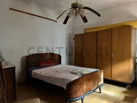 Casa a Reciclar/Demoler en Venta en Los Hornos