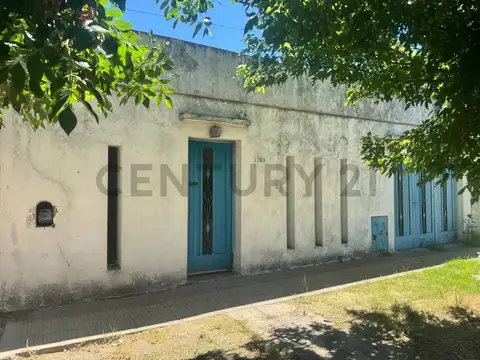 Casa a Reciclar/Demoler en Venta en Los Hornos
