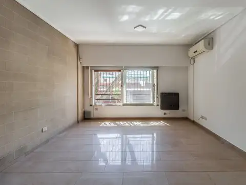 Consultorios 3 plantas.cochera. Floresta