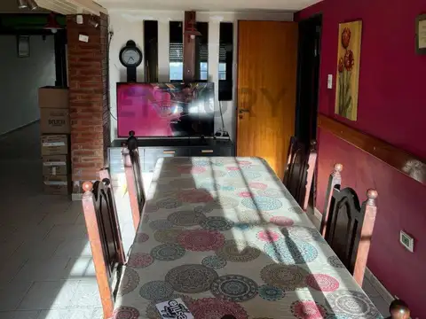 517 Entre 6 y 7 1100, Piso 0