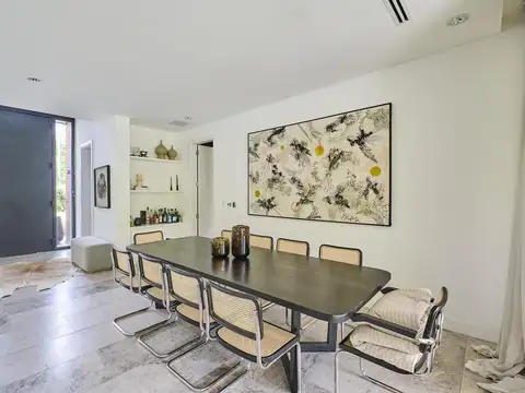 Casa en Venta con 4 cocheras
