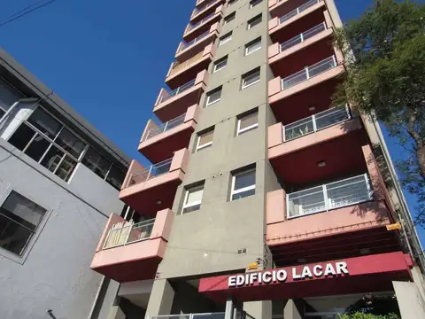 VENTA DEPTO 3 AMB CON COCHERA Y BAU. BERNAL CENTRO