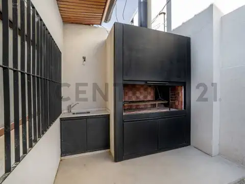 VENTA PH 5 AMBIENTES CON PATIO Y COCHERA RECICLADO A NUEVO - VILLA DEVOTO