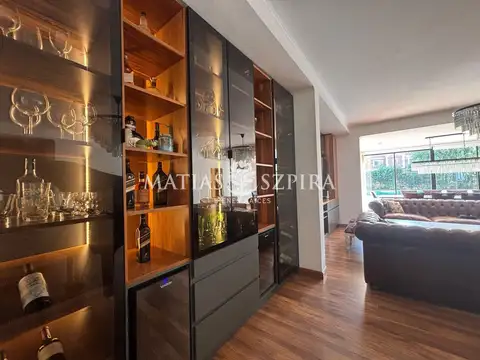 Casa en Venta con 7 cocheras