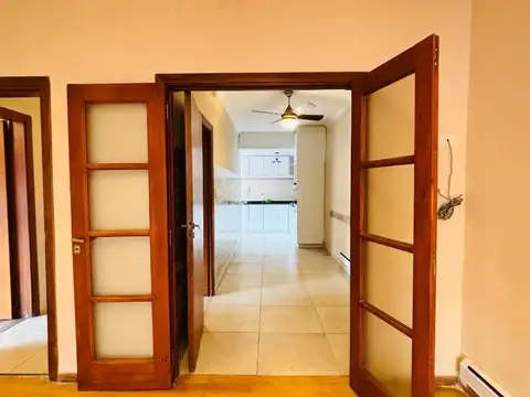 Casa en Alquiler con 1 cochera