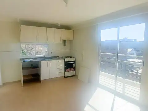 Depto Tipo Casa en Venta en Villa Lynch, USD 79.900