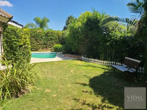 Echeverría al 800