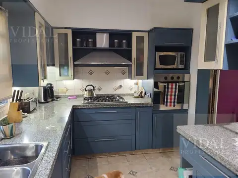 Casa en Venta con 4 cocheras