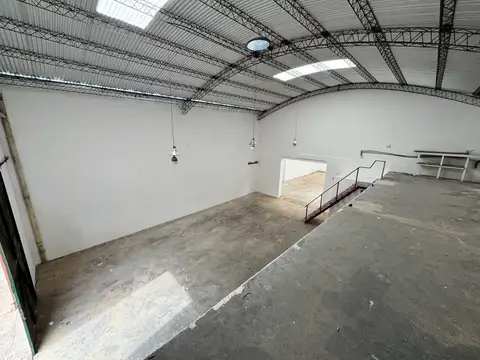 Galpon en Alquiler 23  mts Fondo