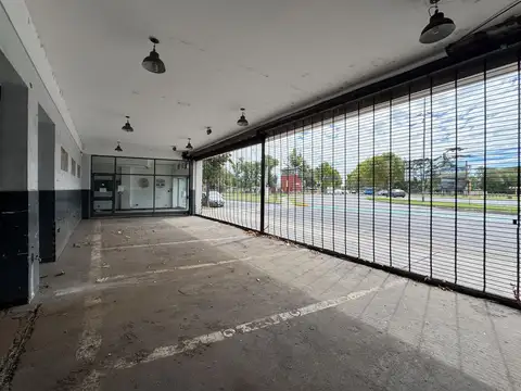 Local en Alquiler en Luis Agote, USD 6.000