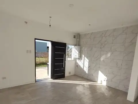 Casa 3 ambientes con 1 baño