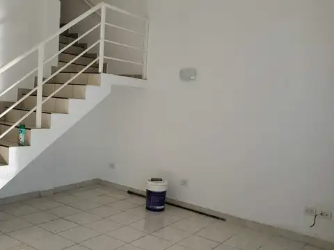 Casa 2 ambientes con 1 baño