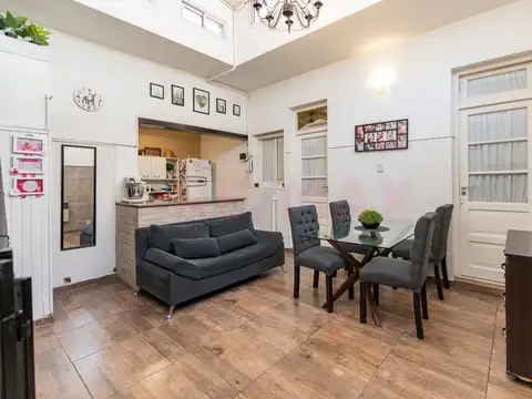 Depto Tipo Casa en Venta en Pompeya, USD 90.000