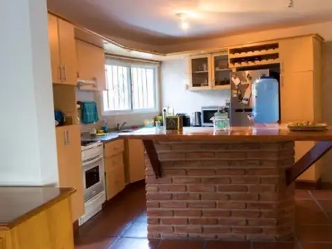 Casa 3 ambientes con 2 baños
