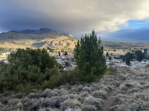 Amplio terreno sobre calle Don Bosco - Esquel