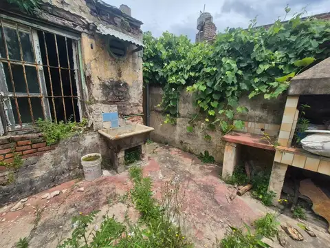 Cochera a refaccionar en Venta, Campana Centro