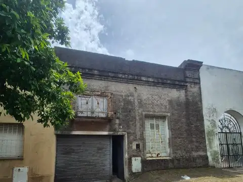 Cochera a refaccionar en Venta, Campana Centro