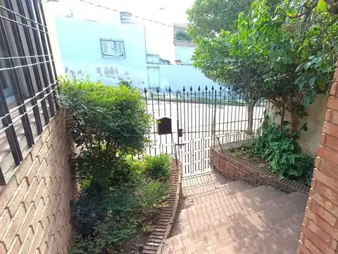 Casa 6 ambientes con 3 baños