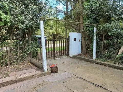 LOTE DE 1.000 M2 CON CASA DE 3 AMBIENTES Y QUINCHO, ZONA DE QUINTAS A 4 CUADRAS DE COSTANERA CENTRO.