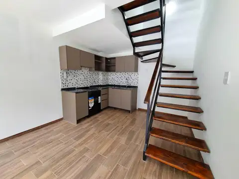 Depto Tipo Casa en Venta al Este
