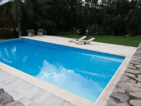 Casa en venta de 3 dorm. en suite con gimnasio y jacuzzi en Valle Escondido
