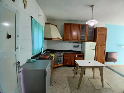 Casa 5 ambientes con 1 baño
