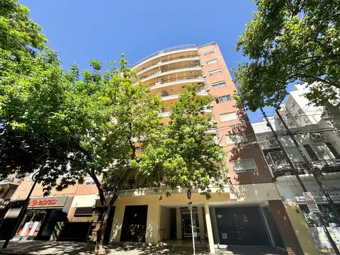 VENTA 3 AMBIENTES AMPLIO BALCÓN CORRIDO CFTE MUY LUMINOSO