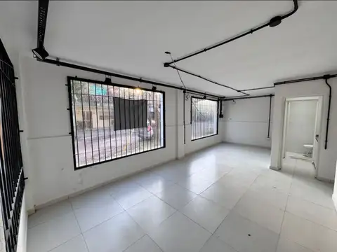 Local en Alquiler en Villa Chica, $ 600.000