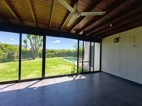 Casa en Venta en Pilar del Este - Santa Guadalupe, USD 183.000