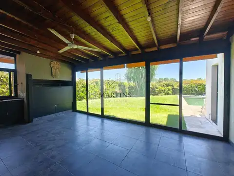 Casa en Venta con 1 cochera
