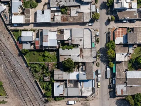 Propiedad Comercial con dos locales y amplio terreno, Villa Gobernador Galvez