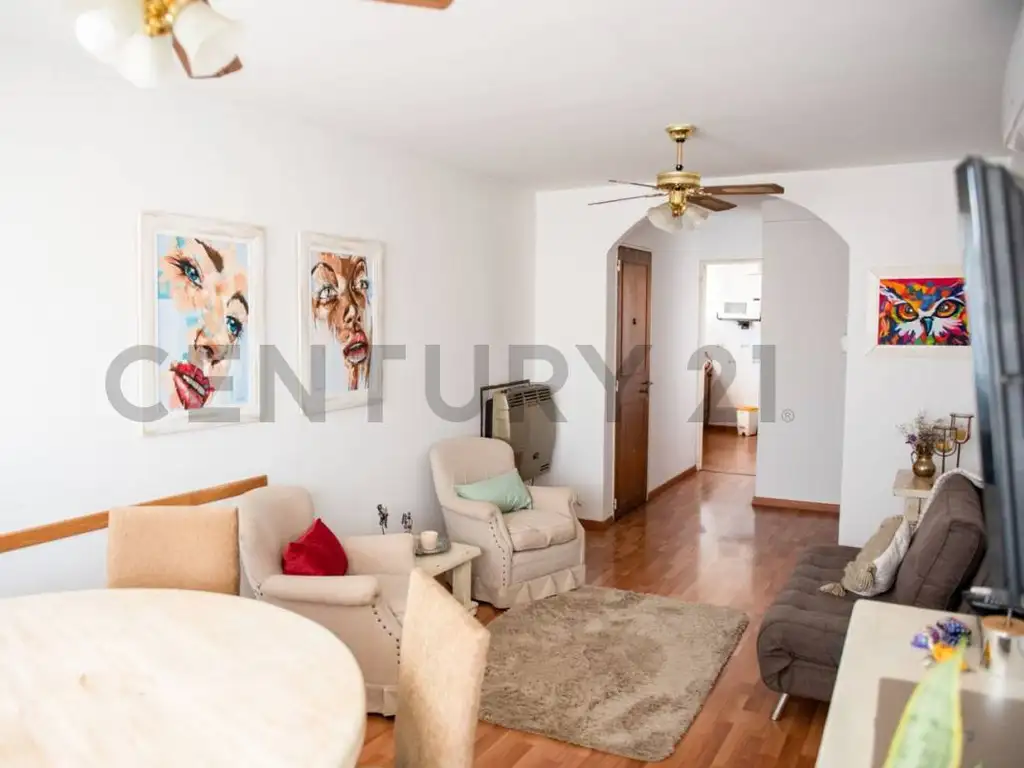 9 entre 47 y 48 700, Piso 0