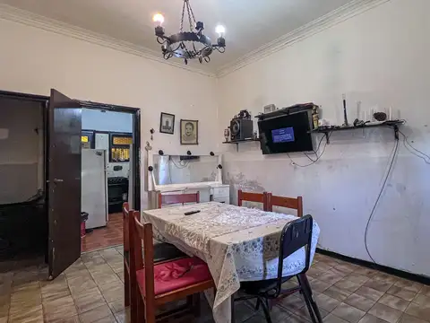 VENTA CASA 3 AMB  CON LOCAL COMERCIAL