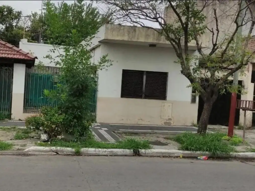 Ucrania e/ Yerbal y Castro