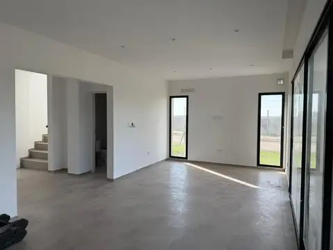 Casa 5 ambientes con 2 baños